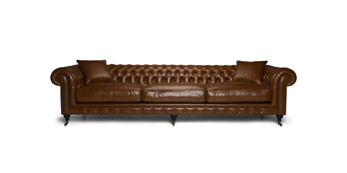 Диван Bristol в стиле Chesterfield из рыжей кожи, вид спереди