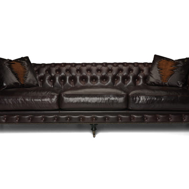 Диван Bristol в стиле Chesterfield из тёмно-коричневой кожи, вид спереди