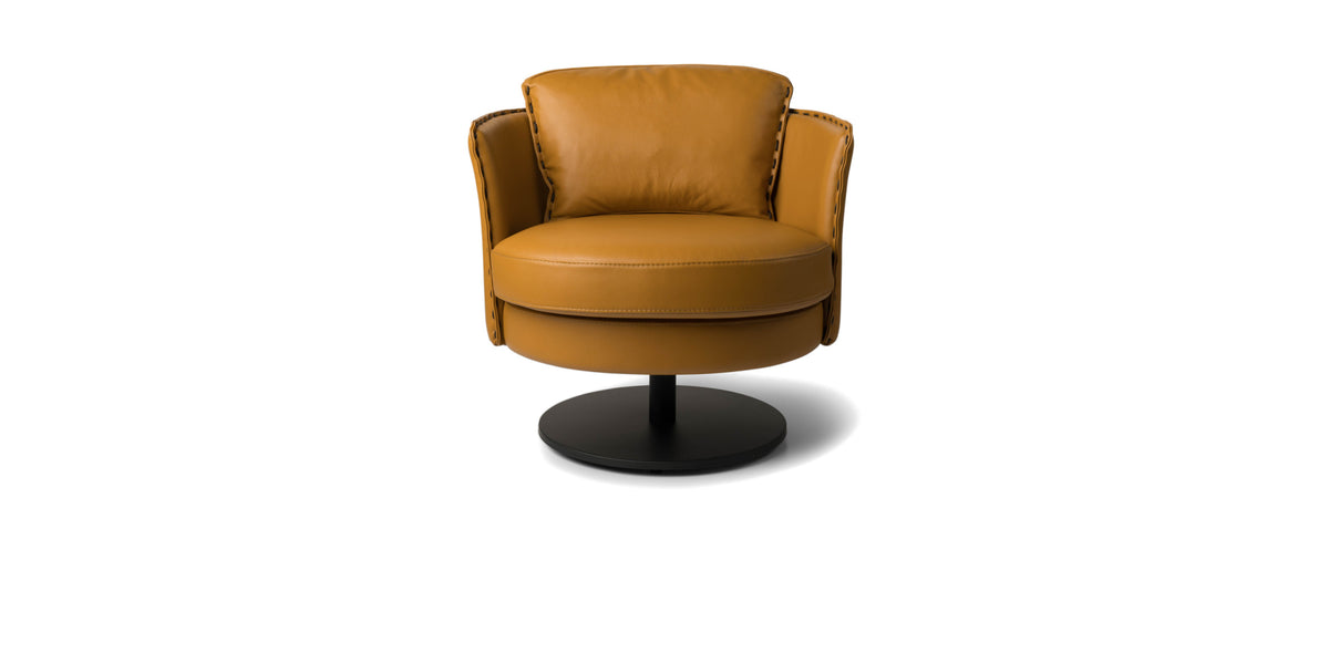 Poltrona Jane cognac, vista frontale