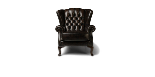Кресло Masterchair чёрного цвета, вид спереди