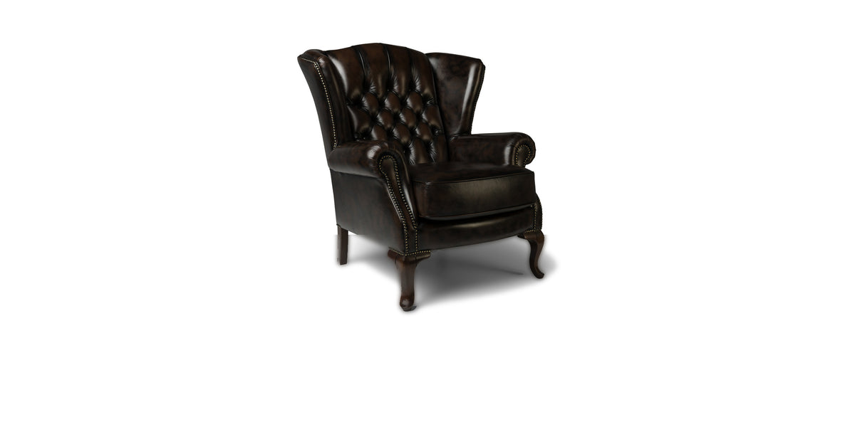 Кресло Masterchair чёрного цвета, вид в три четверти